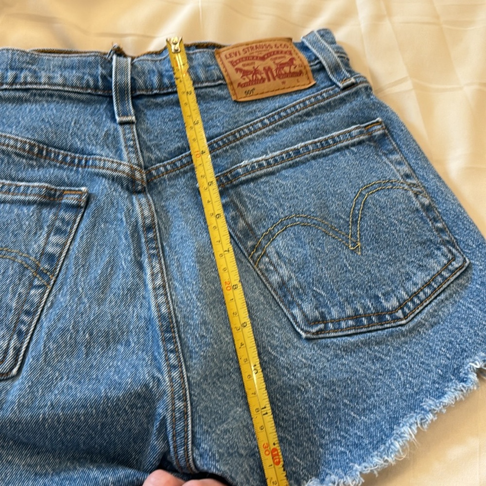 Women’s Levi’s 501 button fly denim shorts - Picture 8 of 8